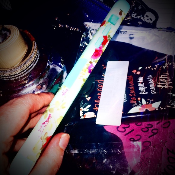 Cell phone case iPhone 7+ I THINK. FREE W/BUNDLE - Picture 5 of 6